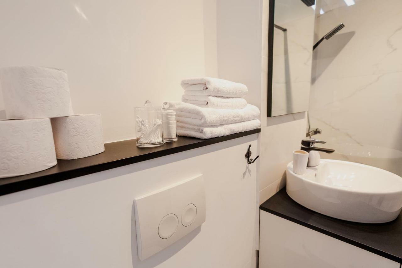 Ultracentral Apartment คลูจ-นาโปกา ภายนอก รูปภาพ